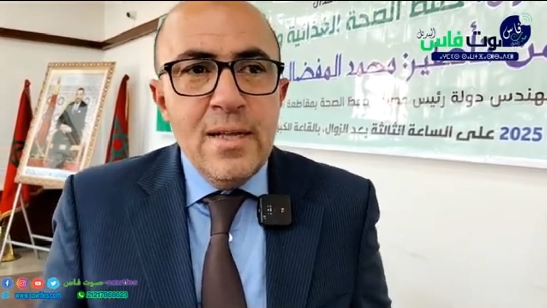 عبد السلام الدباغ مدير ملتقى ربيع أكدال 2025 خلال ندوة حول حفظ الصحة الغذائية و البيئية.